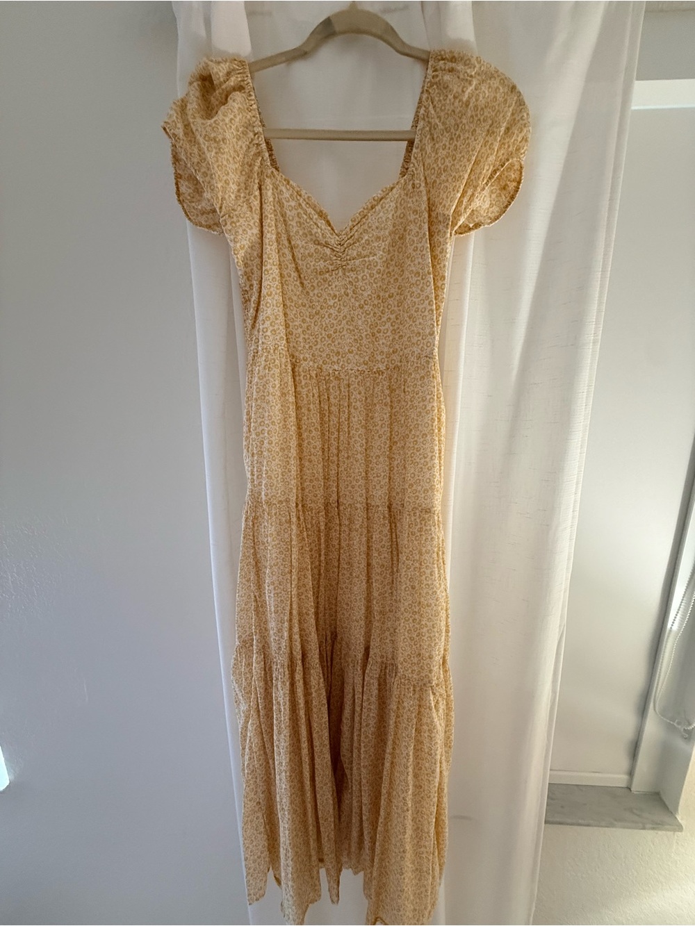 Billabong- 100 cotton -Women's Floral Yellow Maxi Dress with Puff Sleeves